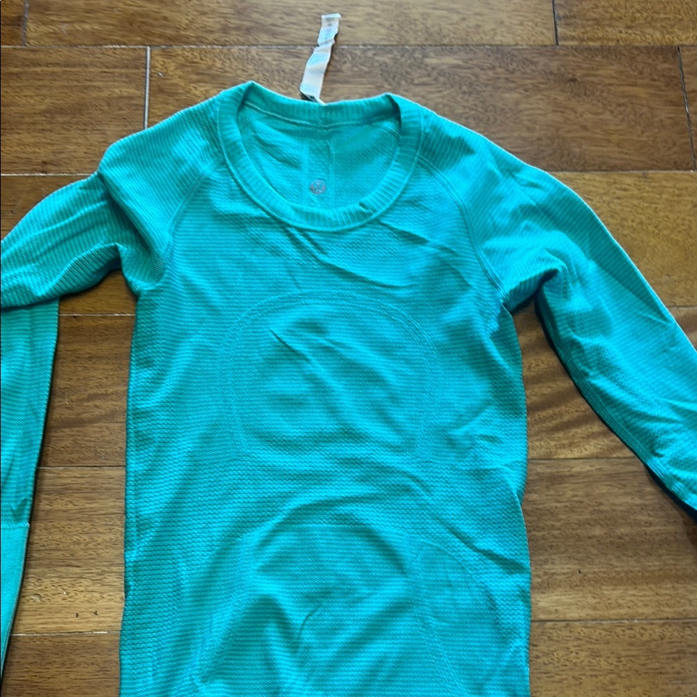 Lululemon Teal Long Sleeve Top
